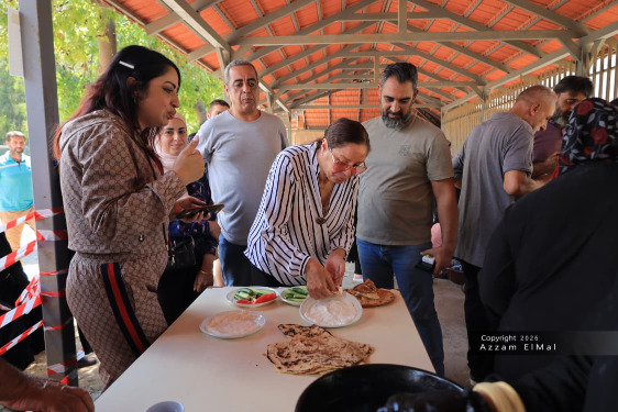 يوم قروي في مركز استقبال النازحين بمعهد صيدا الفني يعيد لأهالي الجنوب أجواء الضيعة
