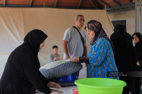 يوم قروي في مركز استقبال النازحين بمعهد صيدا الفني يعيد لأهالي الجنوب أجواء الضيعة