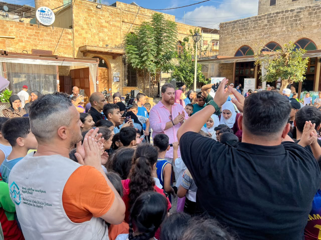 300 حقيبة مدرسية و300 ضحكة في مبادرة إنسانية لـ"جمعية محمد عبد الحليم جمعة الخيرية" في صيدا