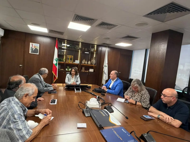 وفد من تجمع المؤسسات الأهلية في صيدا يلتقي وزيرة الشؤون الاجتماعية حنين السيد