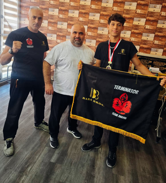 الحاج محمد رشيد البابا يكرّم أبطال نادي "Terminator – Baba Bros" بعد تألقهم في بطولة "المواي تاي"