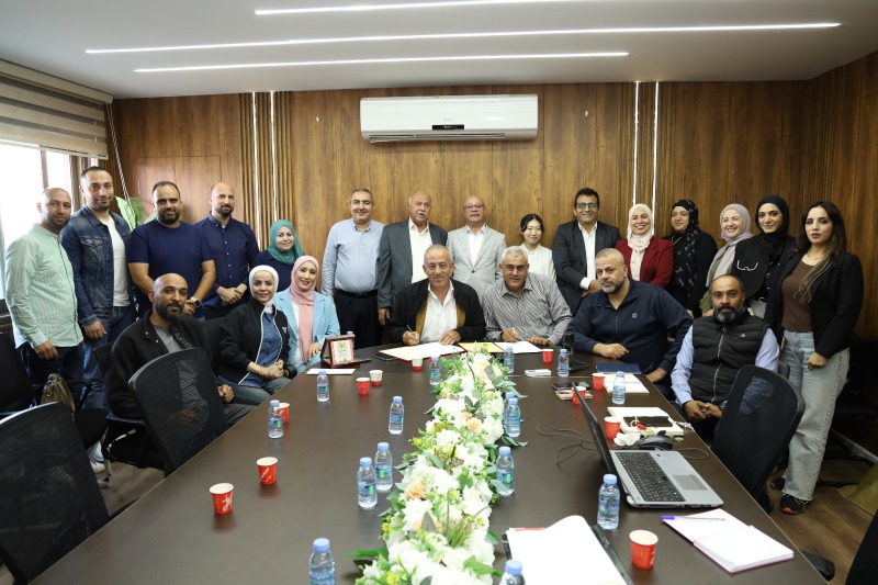 برعاية الرئيس عباس: توقيع عقد مشروع تأهيل المركز النسوي وصيانة جمعية حياة في مخيم دير عمار بقيمة 201 ألف دولار