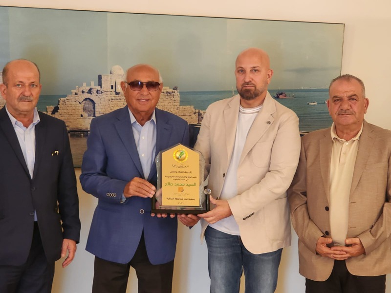 جمعية تجار النبطية تكرّم رئيس غرفة صيدا والجنوب تقديراً لجهوده خلال الحرب