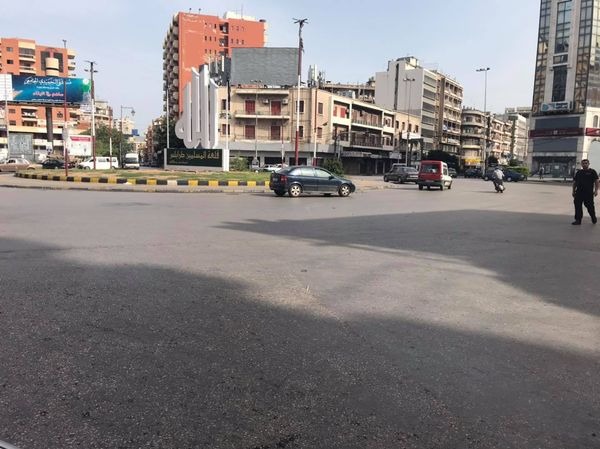 بالصور... قطع ساحة النور في طرابلس من قبل عدد من الثوار