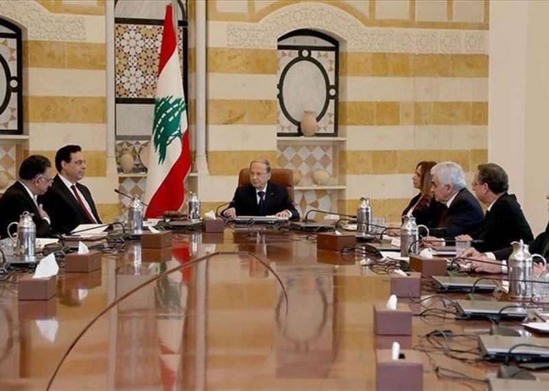 الحكومة المستقيلة في لبنان بين مطرقة الحكّام وسندان الدستور