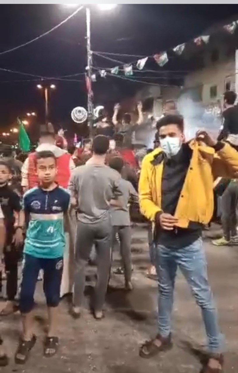 المقدسيون يهزمون الاحتلال ويزيلون الحواجز الحديدية