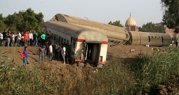 اصطدام قطار "السويس" مع سيارة نقل ومصرع وإصابة شخصين