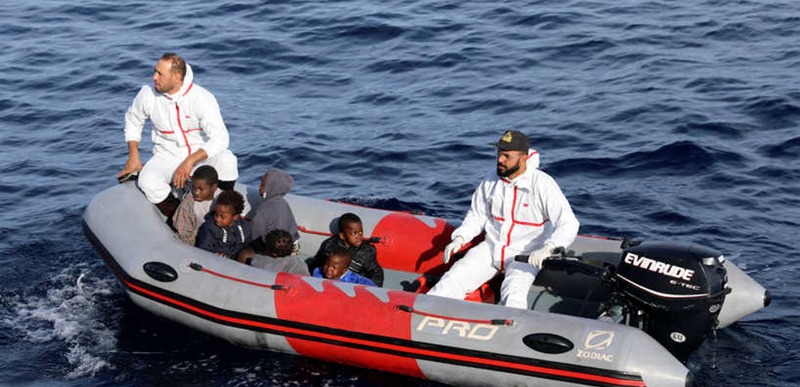 أكثر من 100 طفل حاولوا العبور بمفردهم إلى أوروبا... والخطر يلاحقهم
