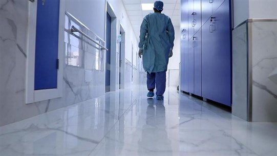 هجرة الأطبّاء إلى ازدياد.. والمستشفيات تُعاني