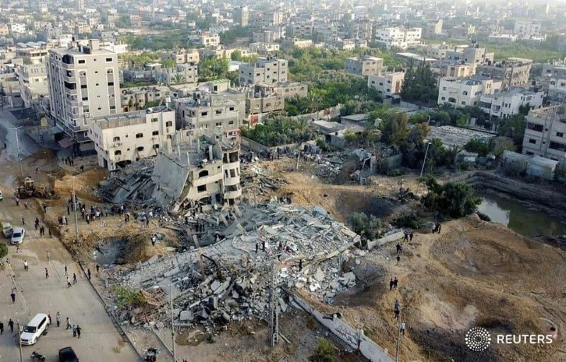 الاحتلال الإسرائيلي  يدمر عدة أبنية سكنية على أصحابها في شمال قطاع غزة