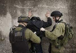 الاحتلال يعتقل 14 مواطنا من القدس بينهم سيدة وطفل