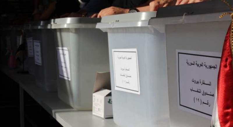 السوريون في الخارج يباشرون الإقتراع لإنتخاب رئيس جديد