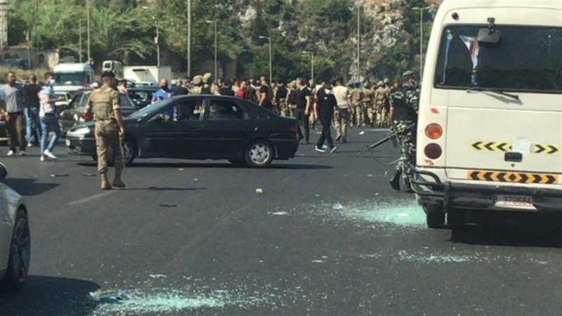 قتيل وجرحى وتكسير للسيارات تزامناُ مع إقتراع السوريين في لبنان