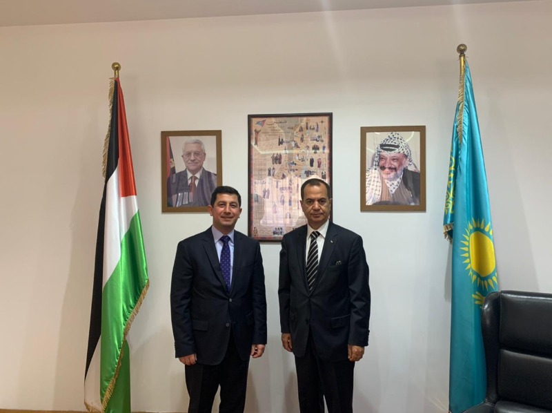 السفير التركي زار سفارة فلسطين في كازاخستان