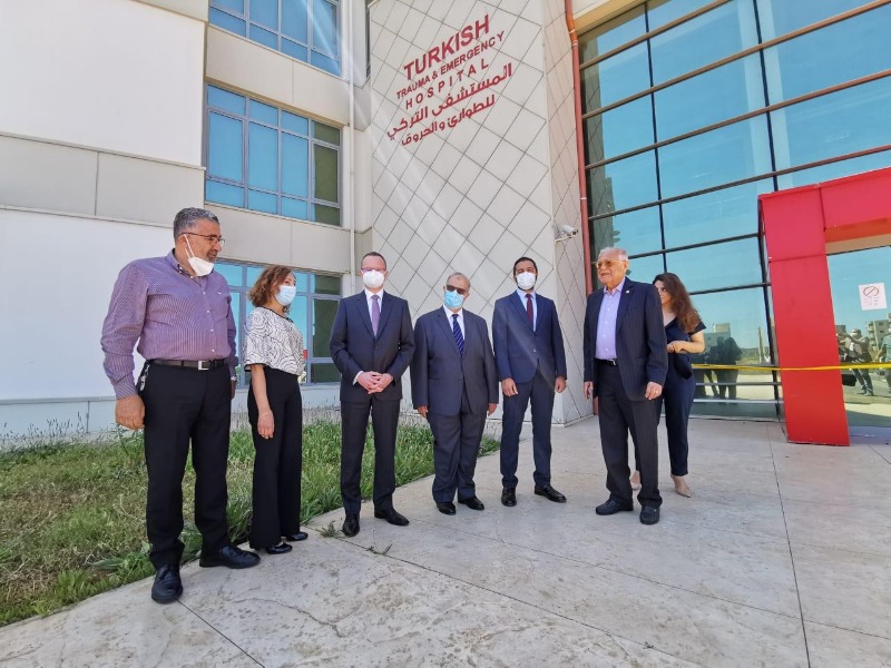 السفير التركي زار المستشفى التركي في صيدا
