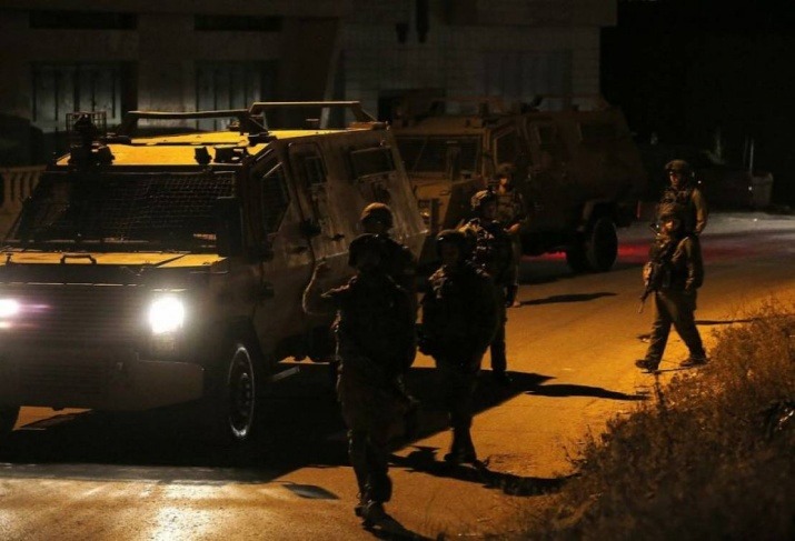الاحتلال يعتقل 5 مواطنين من الضفة