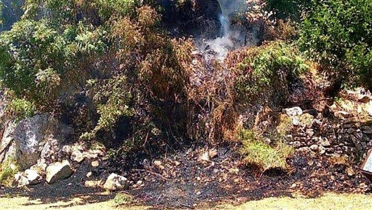 إخماد حريق أعشاب وأشجار في بقعاتة عشقوت