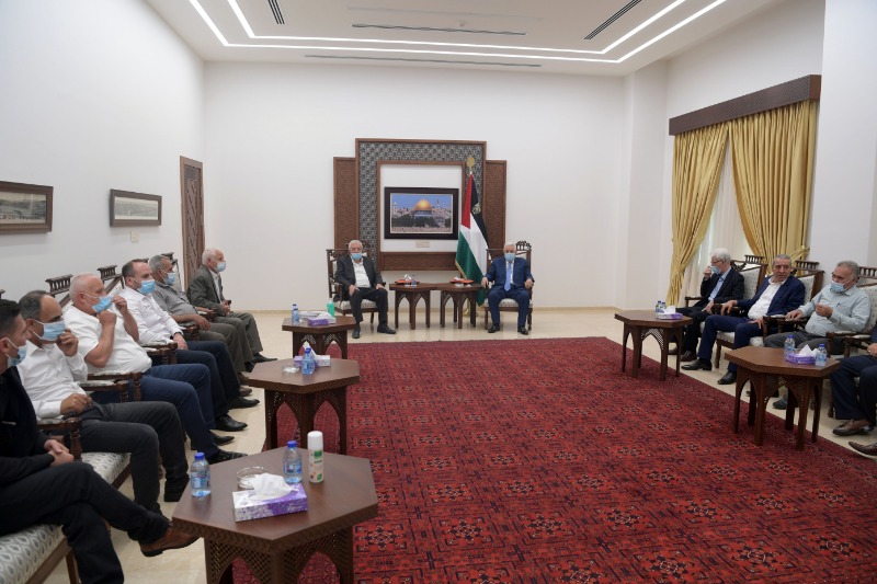 الرئيس عباس يلتقي أمناء سر أقاليم "فتح" في الضفة الغربية