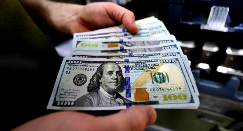 الدولار يسجل تراجعاً... كم بلغ سعر الصرف اليوم؟