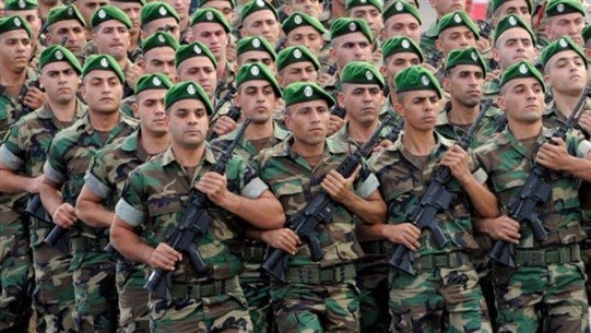 مسؤول عسكري لبناني: دعم الجيش أمر حاسم لتجنب سقوط لبنان في الفوضى والقيادة قلقة من تطورات الوضع الأمني والقدرة على التعامل مع هذه القضية