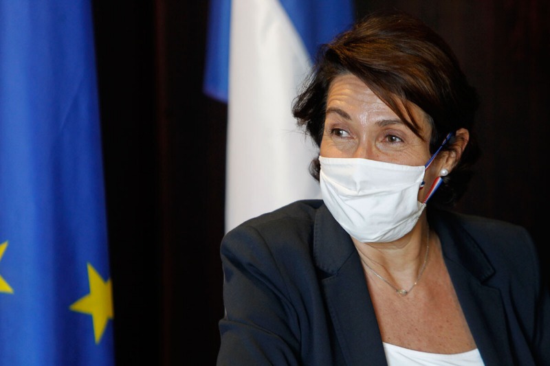 سفيرة فرنسا تنتقد تصريحات دياب.. انتم سبب انهيار لبنان