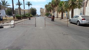 محتجون قطعوا الطريق عند ساحة الشهداء في صيدا