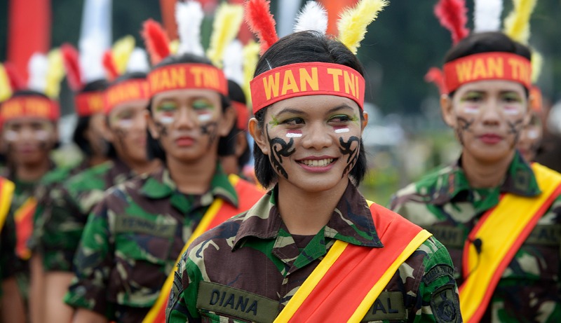 اندونيسيا تنهي «اختبارات العذرية» للمجندات في الجيش