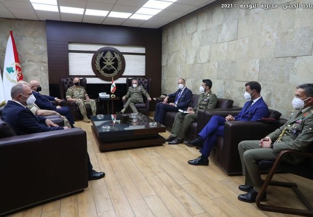قائد الجيش عرض مع غرازيانو العلاقات مع جيوش دول الاتحاد الأوروبي والمساعدات للجيش