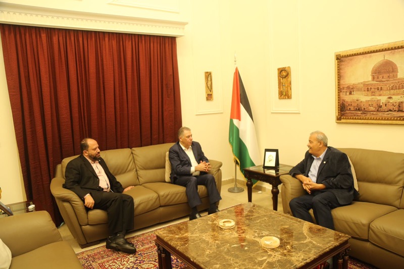 السفير دبور يستقبل رئيس "جمعية الهلال الاحمر الفلسطيني" د. يونس الخطيب