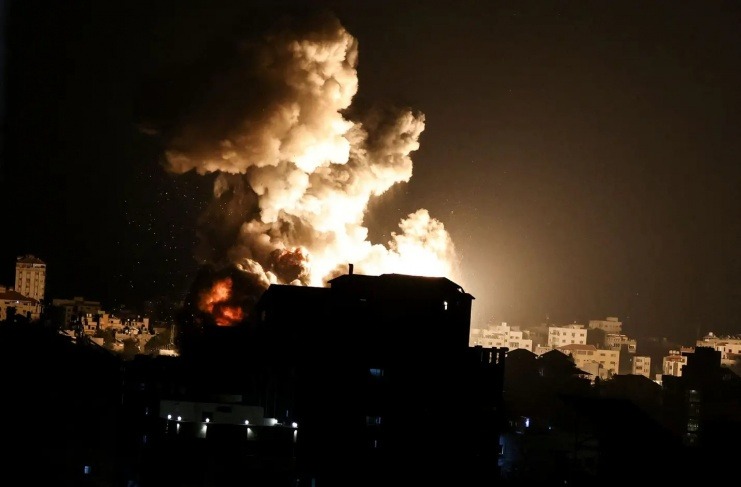 طائرات الاحتلال تقصف مواقع بغزة لليوم الثاني على التوالي