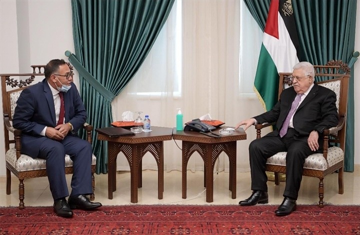 الرئيس عباس يستقبل رئيس هيئة التقاعد