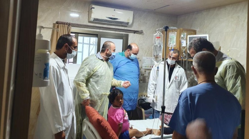 لجنة من أطباء مستشفى الهمشري تتابع الوضع الصحي لأطفال الرشيدية ود.أبو العينين يعلن تعافي أحد الأطفال