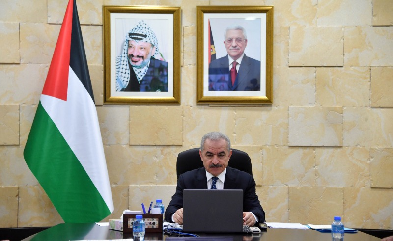 اشتية يرفض قرار الاحتلال اعتبار 6 منظمات فلسطينية منظمات إرهابية