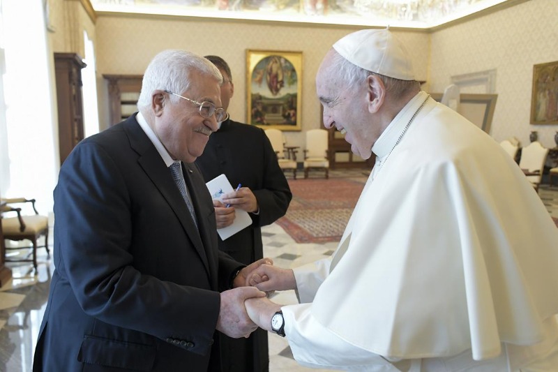 الرئيس عباس يبحث مع البابا فرنسيس إحلال السلام ... أي دور يُمكن أن تقوم به حاضرة الفاتيكان تجاه فلسطين!