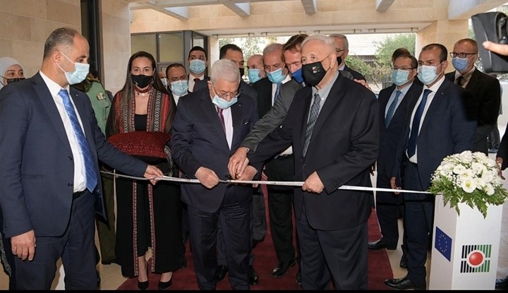 الرئيس عباس يفتتح المقر الجديد للجنة الانتخابات المركزية