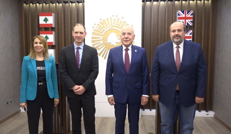 السفير البريطاني يلتقي دبوسي: مشاريع غرفة طرابلس تعبر عن رؤية واسعة الآفاق