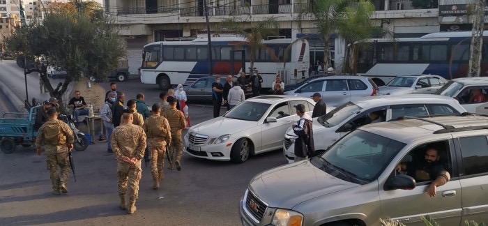 بالصور: قطع طريق ساحة النجمة في صيدا