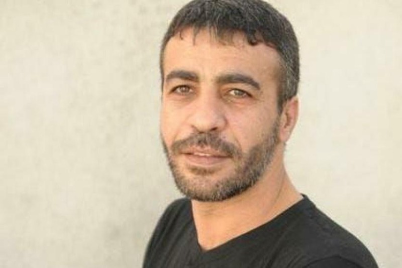نقل الأسير ناصر أبو حميد إلى مستشفى "برزلاي" في وضع صحي سيء