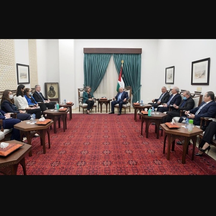 الرئيس عباس يستقبل مساعدة وزير الخارجية الأميركية للشؤون السياسية
