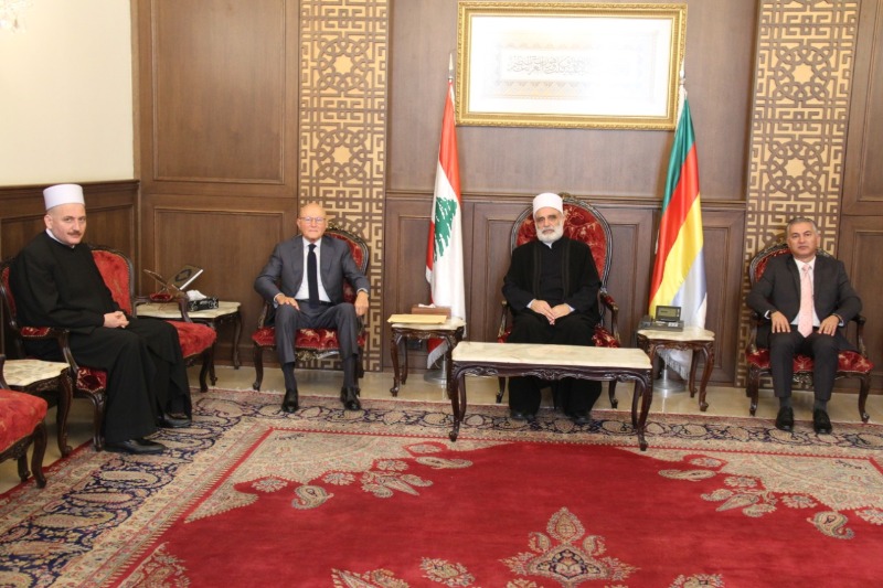 شيخ العقل التقى الرئيس سلام وكشاف لبنان واتصل بوهاب: لبذل الجهود للخروج من وطأة الازمات القاسية