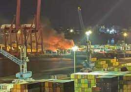 عدوان إسرائيلي يستهدف ساحة الحاويات في ميناء اللاذقية التجاري