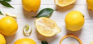 فوائد الليمون وحقيقة تبييضه للأسنان…