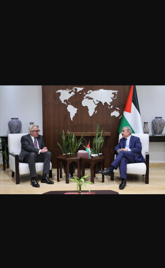 رئيس الوزراء اشتية يبحث مع وينسلاند آخر التطورات وتأثير الأحداث الجارية في العالم على فلسطين