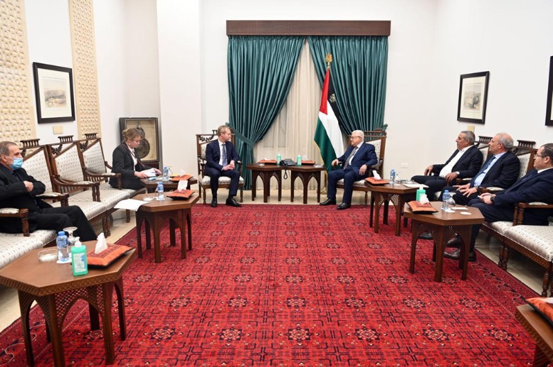 الرئيس عباس يستقبل مبعوث الاتحاد الأوروبي للسلام في الشرق الأوسط