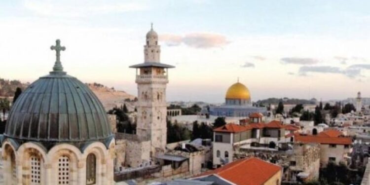 اللجنة الرئاسية العليا لشؤون الكنائس في فلسطين تهنئ  بعيد الفطر السعيد