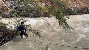 بالفيديو: فقدا في نهر داريا أمس… والدفاع المدني ينتشل الوالد وابنته