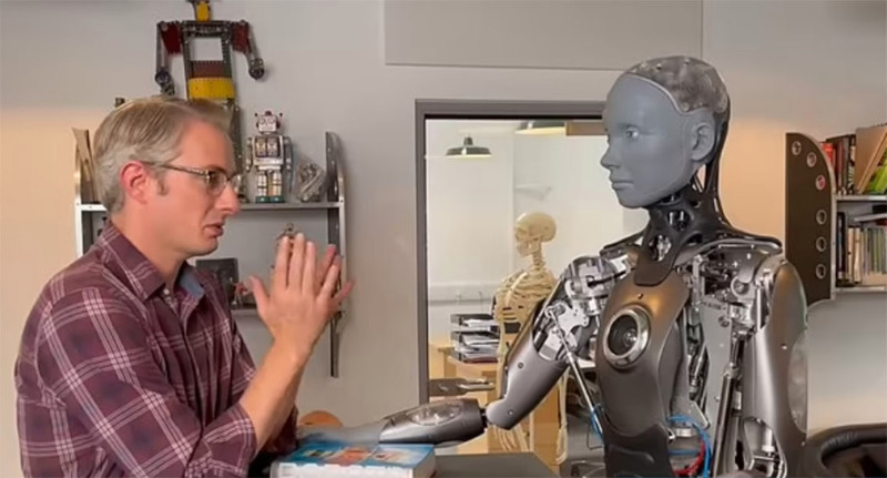 الروبوت «أميكا» يُطمئن البشرية برسالة: لن نسيطر على العالم