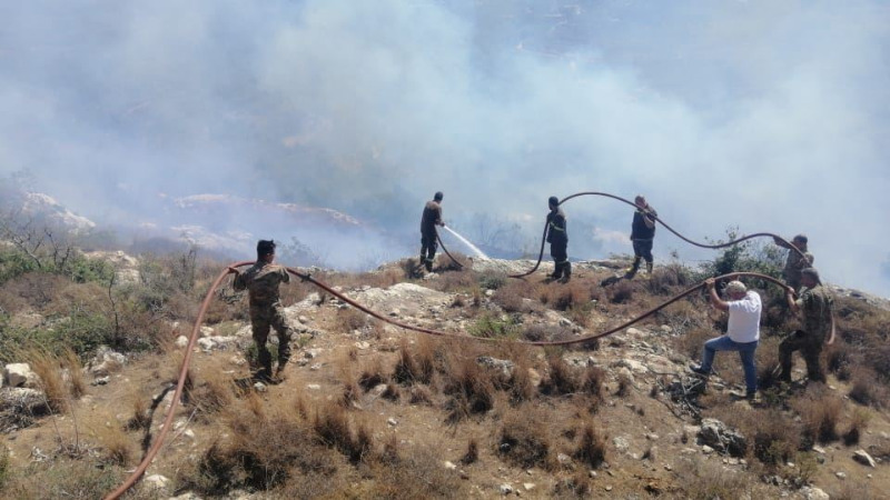 بالصور حريق كبير في أحراج بلدة رحبة وصعوبة في عمليات الإطفاء