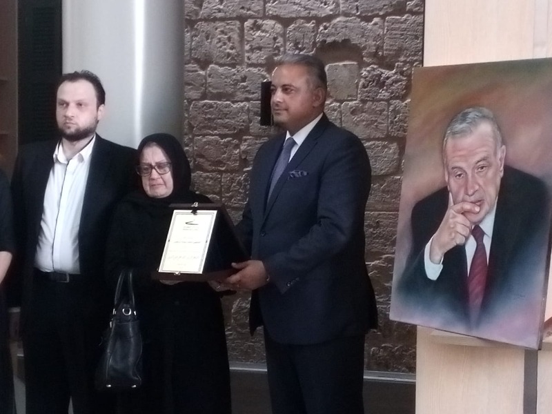 وزير الثقافة يكرّم عائلة الشاعر الراحل محمد علي شمس الدين في قصر الثقافة