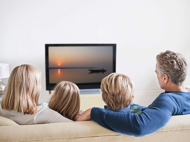 مشاهدة التلفاز هل تجلب للإنسان المخاطر الصحية؟